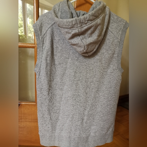 H&M Sleeveless Hoodie - Picture 2 of 3
